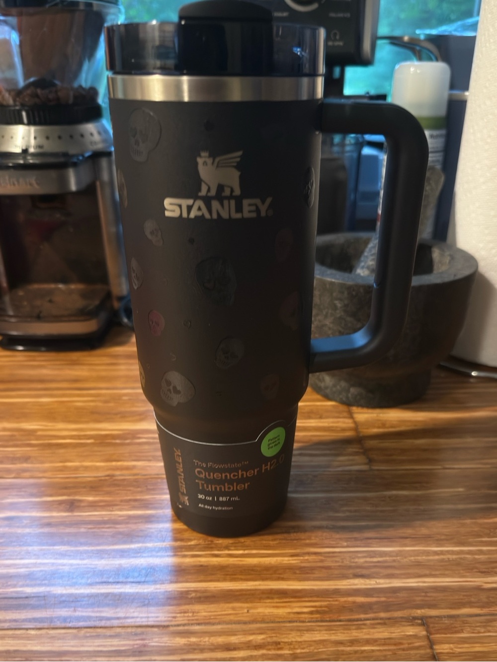 Stanley Black Glow in the Dark Sweetheart Skull-Pattern Quencher H2.0 30oz